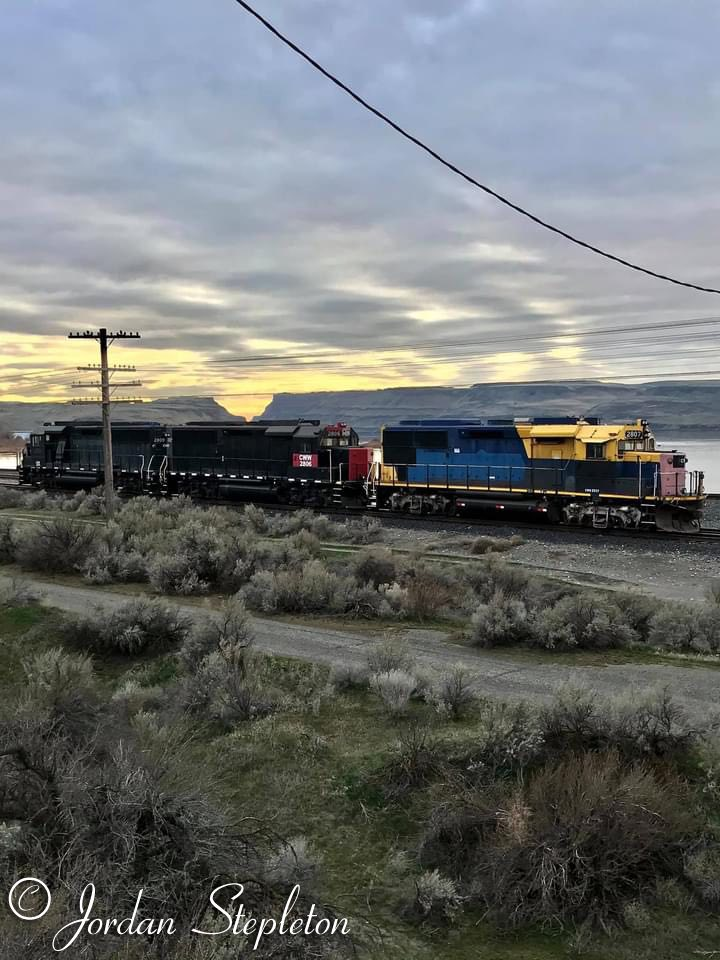 GP49 2806, 2807 and 2809 lashup